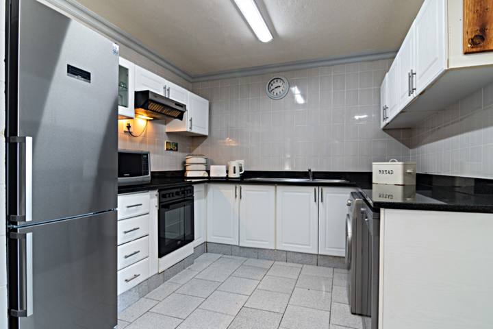 Le Paradis 5 Kitchen