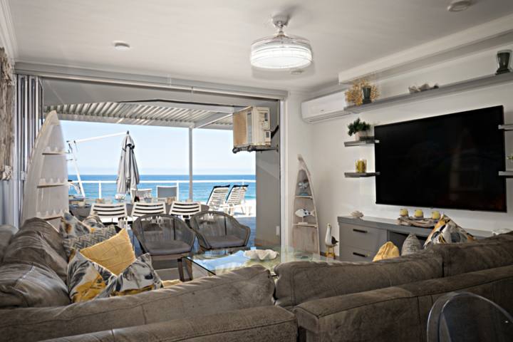 Dolphin Bay 6 Lounge