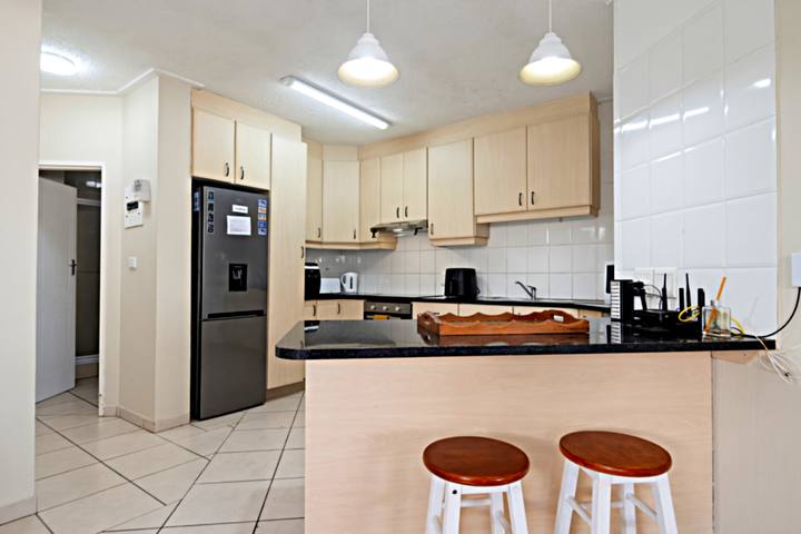 Alomsee 1 Kitchen